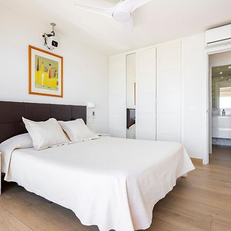Beachfront Luxury: Fuengirola Sea View Apartment Exterior photo